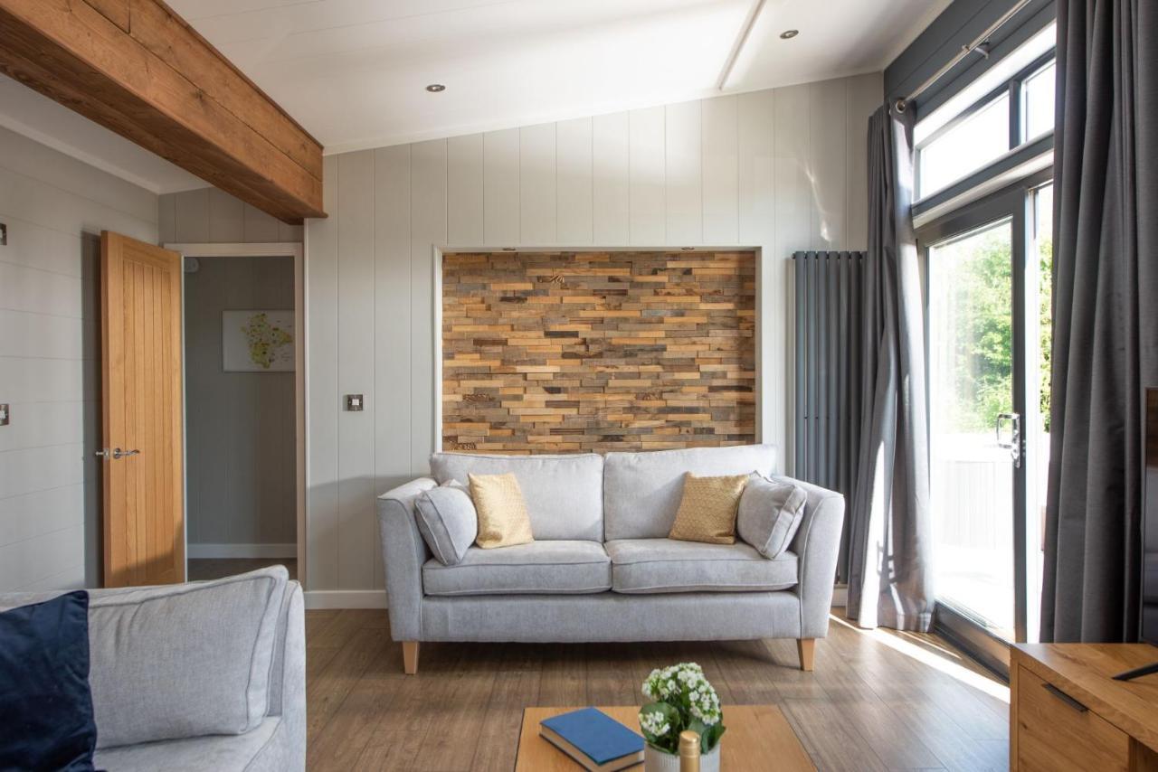 Primrose Lodge, 25 Roadford Lake Lodges 리프턴 외부 사진