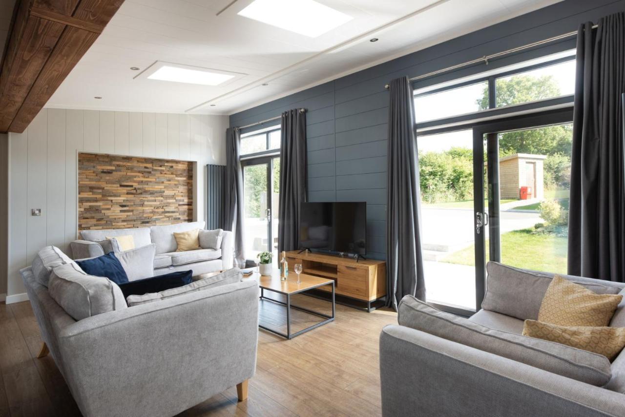 Primrose Lodge, 25 Roadford Lake Lodges 리프턴 외부 사진