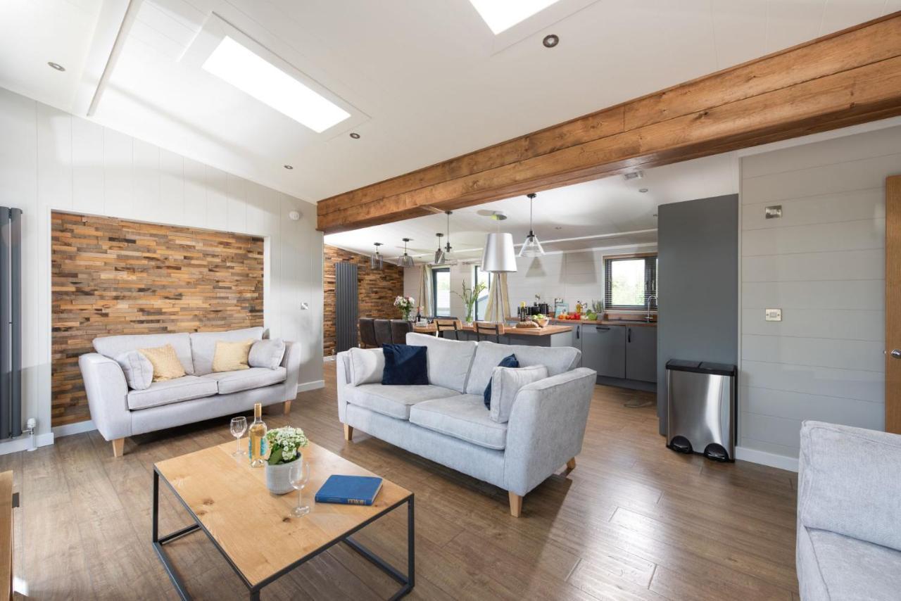 Primrose Lodge, 25 Roadford Lake Lodges 리프턴 외부 사진